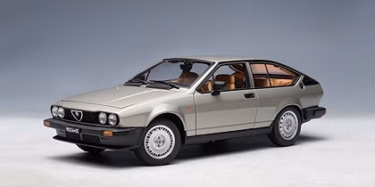 AUTOart scala 1:18 articolo 70147 Millennium Collection Alfa Romeo "Alfetta" GTV 2.0 1980