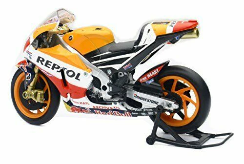 New Ray scala 1:12 articolo 57663 Repsol Honda RC213V Marc Marquez - immagine 6