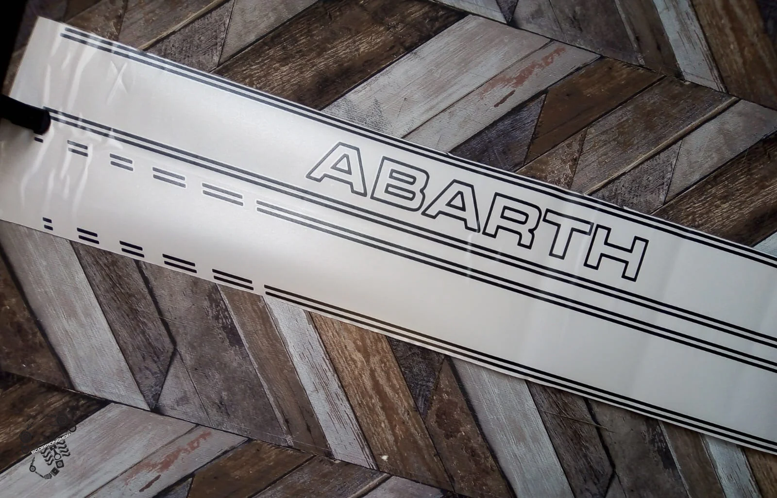 Strisce laterali adesive Custom 500 Abarth - immagine 3