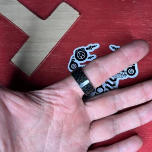 Anelli mani carbonio